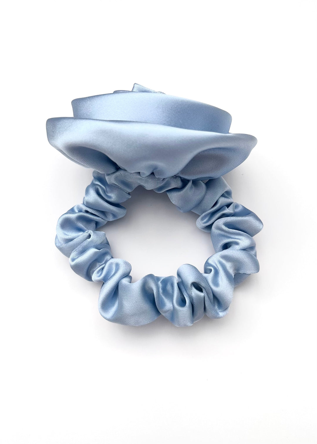 Pastel pink rose-shaped satin scrunchie, Luvertta