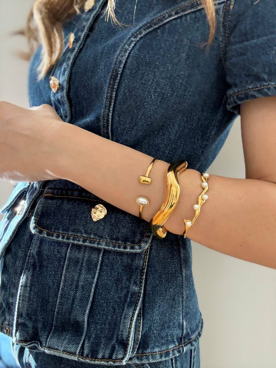 18K gold-plated bangle bracelet, hypoallergenic and waterproof, Luvertta
