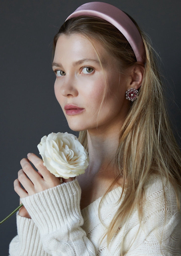 Lilly extra padded satin headband, pronounced silhouette, Luvertta