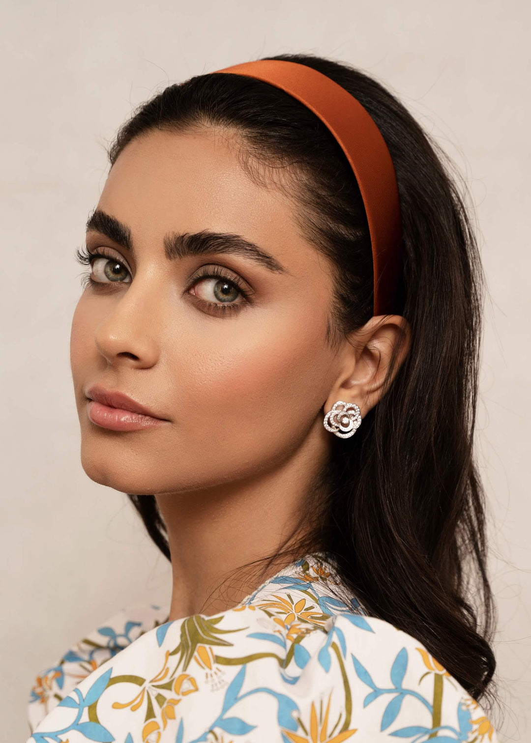 Emma slim satin headband, minimalist everyday style, Luvertta