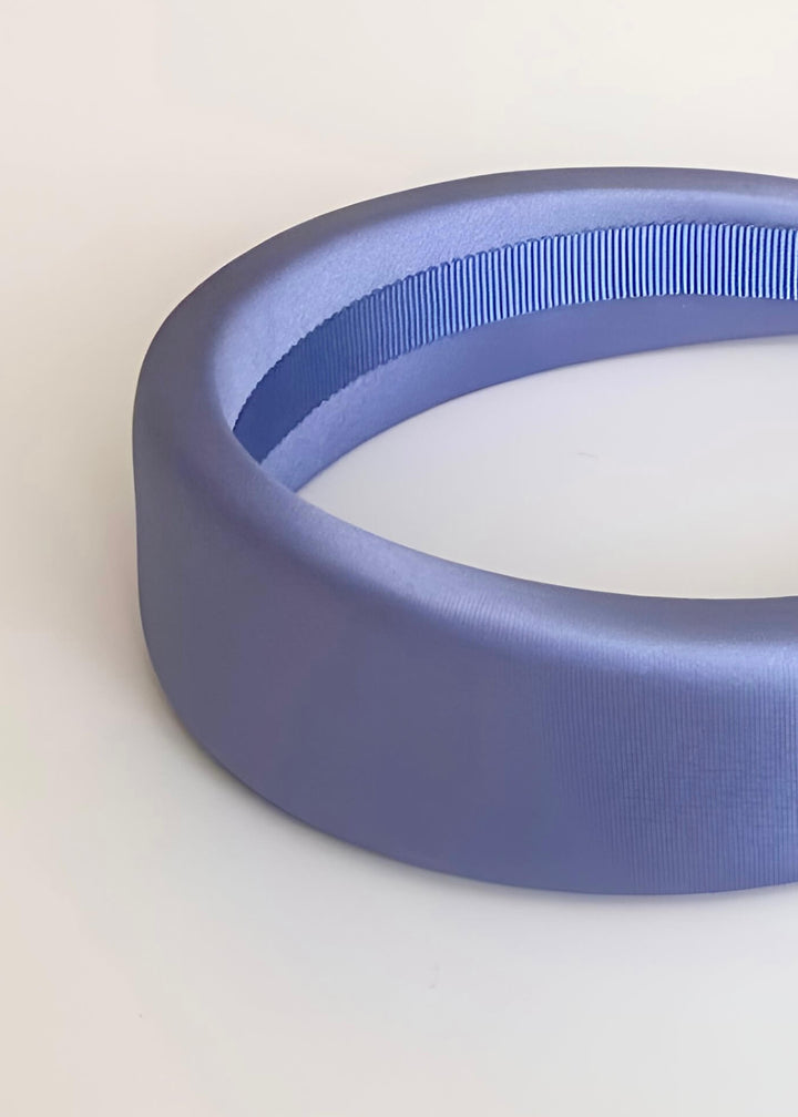 Lilly extra padded satin headband, pronounced silhouette, Luvertta