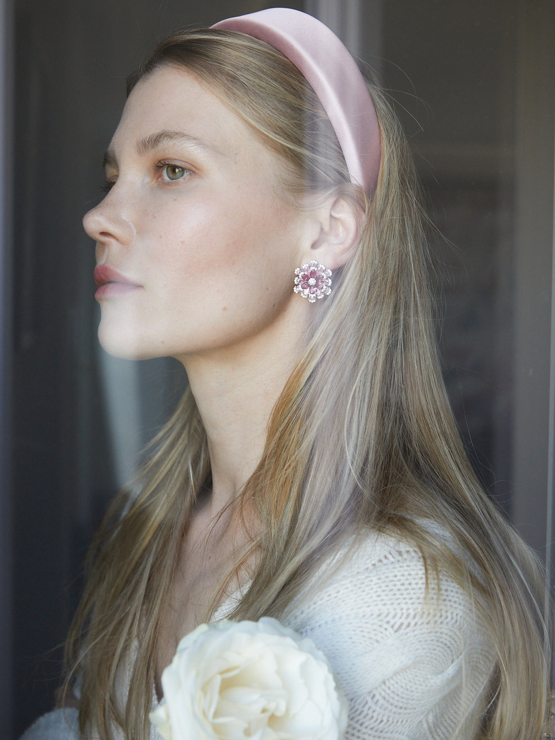 Lilly extra padded satin headband, pronounced silhouette, Luvertta
