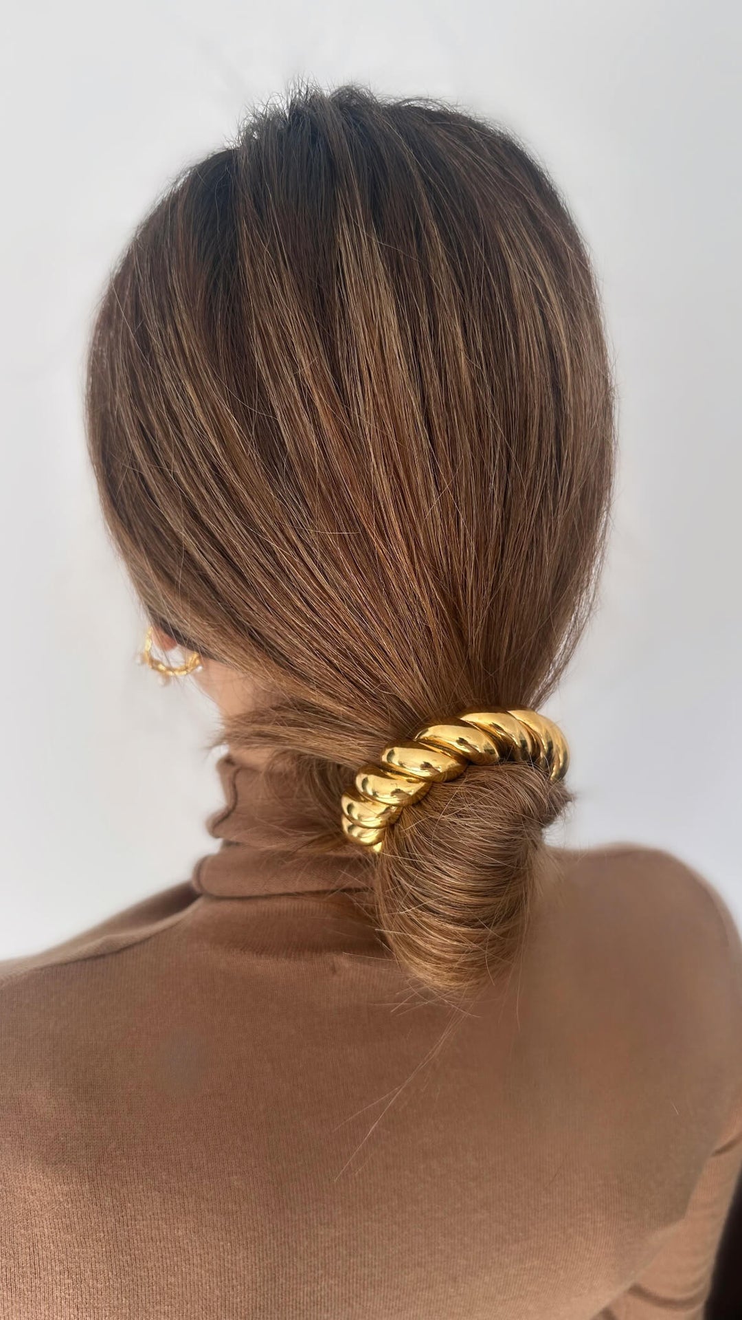 Twisted 18K gold-plated hair tie cuff, hypoallergenic and waterproof, Luvertta