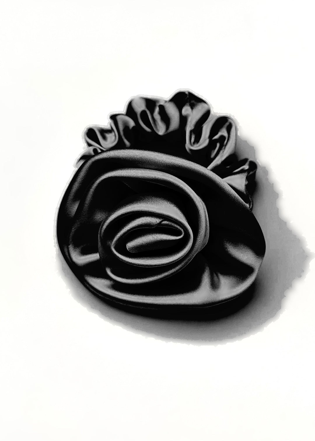 Pastel pink rose-shaped satin scrunchie, Luvertta